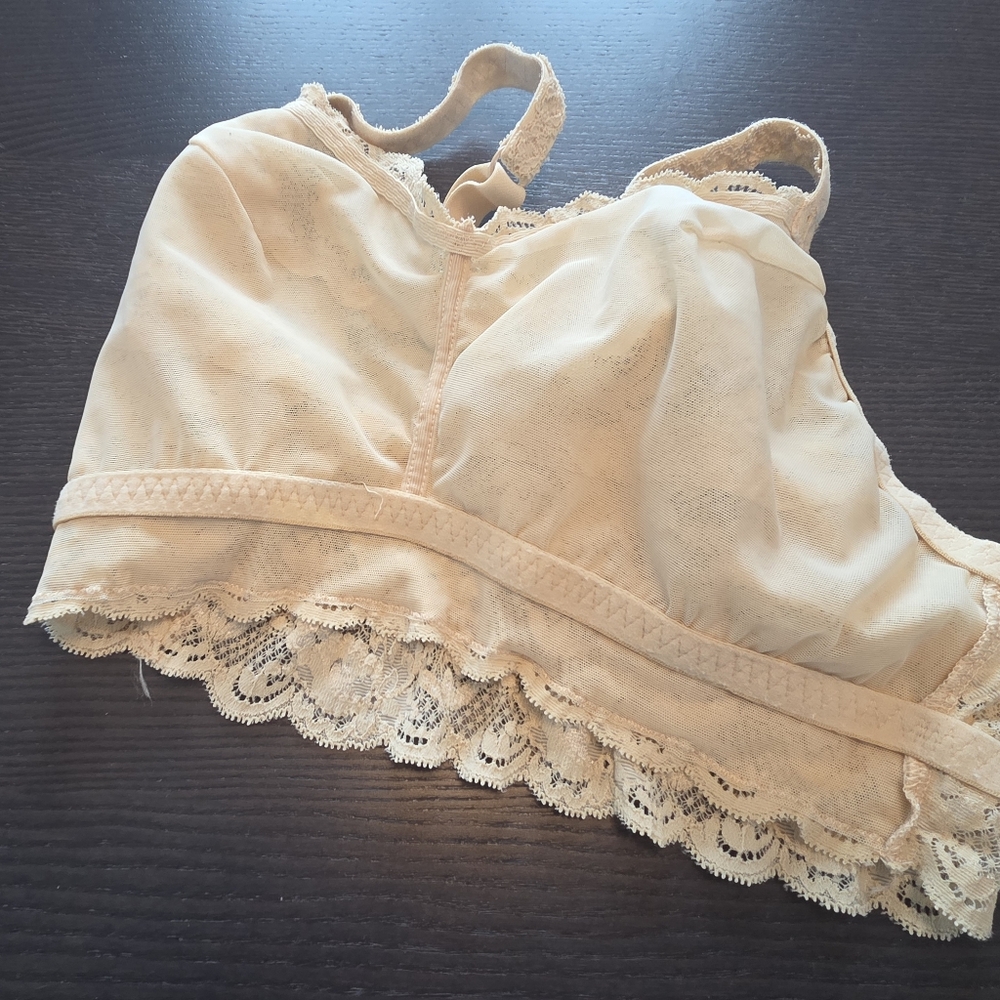 Cosabella ~ Italian Lace V-Neck Bralette ~ Nude ~ Adjustable Straps ~ Size M - Picture 6 of 7